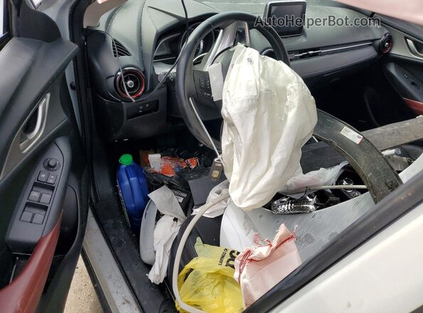 JM1DKBC76G0113977 2016 MAZDA CX-3 White Вид панелі приладів