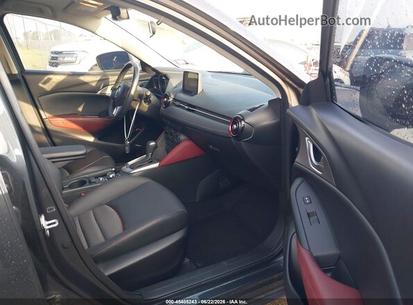 JM1DKBC78G0112359 2016 MAZDA CX-3 Серый Вид салона спереди