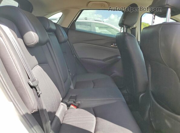 JM1DKDC70K1460610 2019 MAZDA CX-3 White Rear seats view
