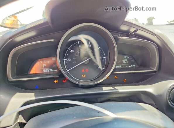 JM1DKDC74J0332391 2018 MAZDA CX-3 Silver Instrument cluster view