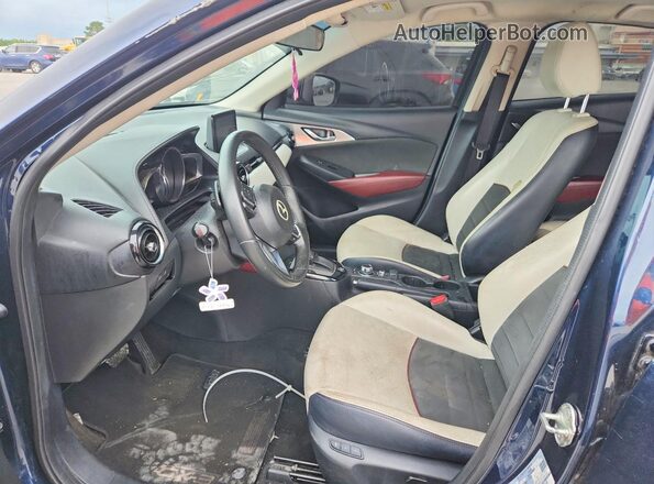JM1DKDD70J0301895 2018 MAZDA CX-3 Blue Front interior view