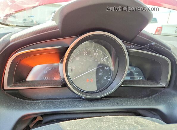 JM1DKFB73J0332444 2018 MAZDA CX-3 Red ხელსაწყოთა პანელის ხედი