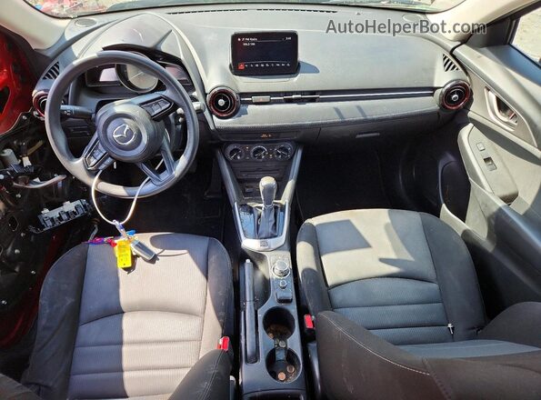 JM1DKFB73J0332444 2018 MAZDA CX-3 Red წინა პანელის ხედი