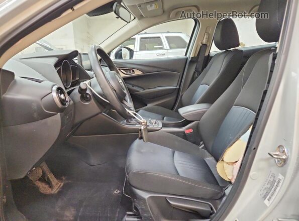 JM1DKFB78K1459833 2019 MAZDA CX-3 Белый Вид салона спереди