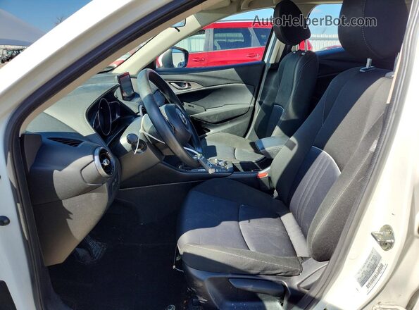 JM1DKFB78L1469747 2020 MAZDA CX-3 White Front interior view