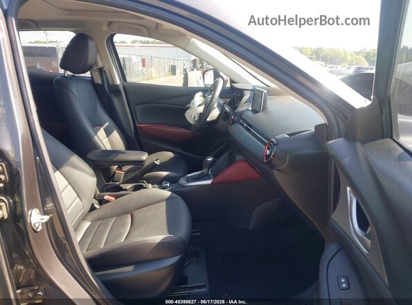 JM1DKFC70H0172970 2017 MAZDA CX-3 Серый Вид салона спереди