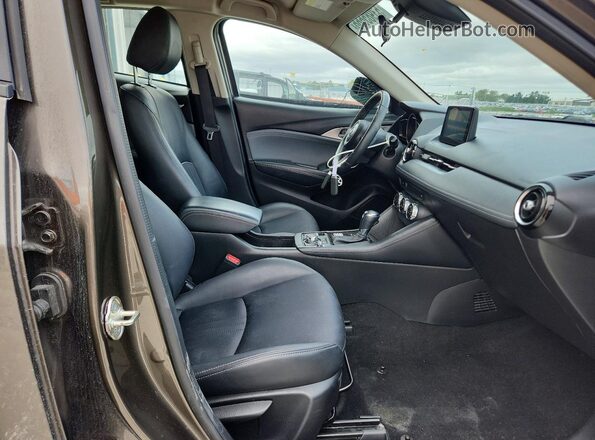 JM1DKFC75K0405944 2019 MAZDA CX-3 Gray Front interior view