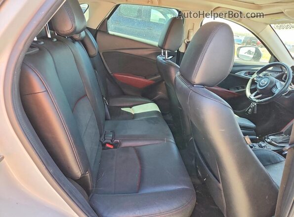 JM1DKFD71J0301013 2018 MAZDA CX-3 Gray 