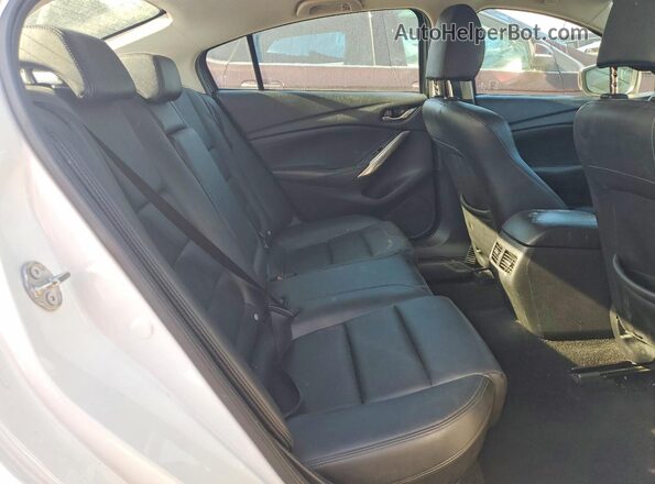 JM1GL1V51H1131136 2017 MAZDA 6 White Widok tylnych siedzeń