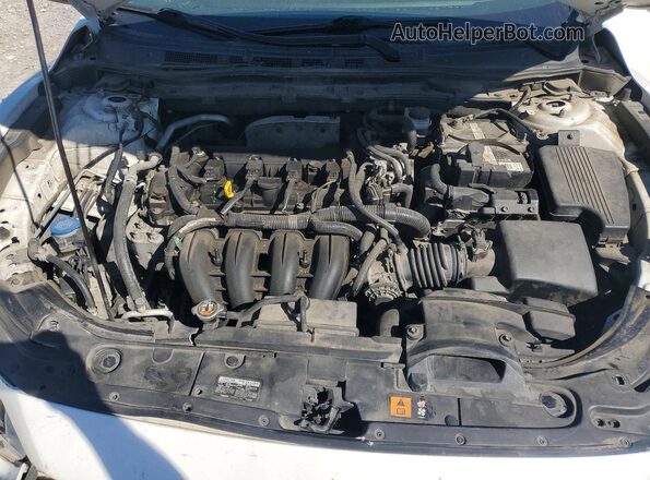 JM1GL1V51H1131136 2017 MAZDA 6 White Widok wnętrza z tyłu