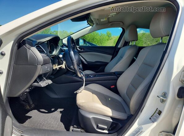 JM1GL1V54H1101869 2017 MAZDA 6 White Front interior view