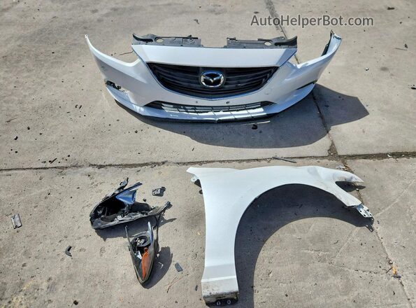 JM1GL1V54H1101869 2017 MAZDA 6 White Engine compartment view