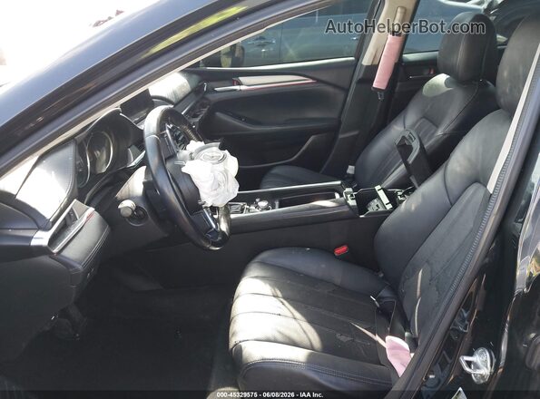 JM1GL1VM2J1308001 2018 MAZDA 6 Black Front interior view