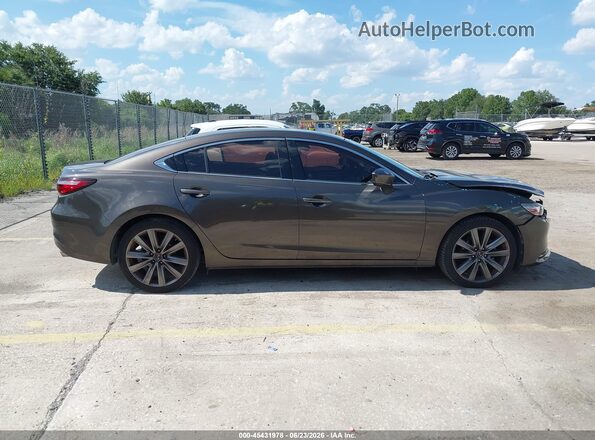 JM1GL1VM8J1313381 2018 MAZDA 6 Gray Rear interior view