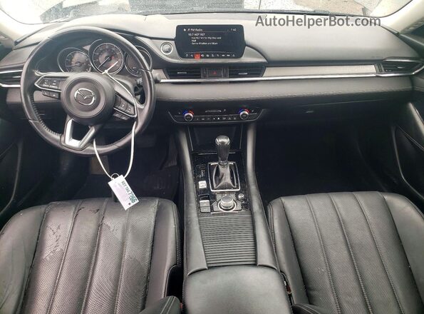 JM1GL1VM9J1315849 2018 MAZDA 6 Gray Dashboard view