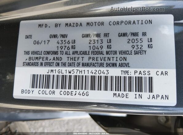 JM1GL1W57H1142043 2017 MAZDA 6 Gray Widok komory silnika
