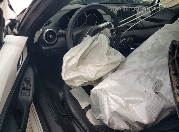 JM1NDAD79P0554297 2023 MAZDA MX-5 Белый Вид панели приборов