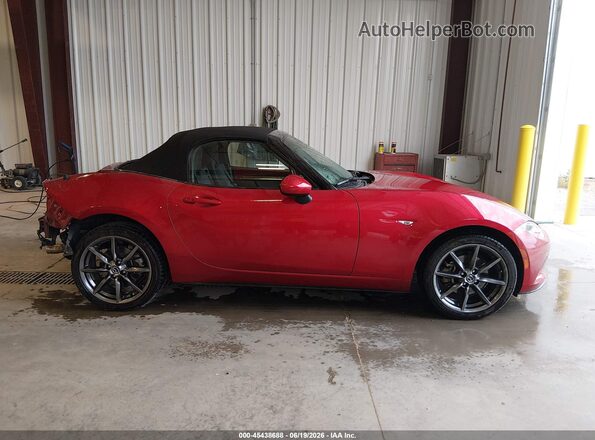 JM1NDAD7XH0120889 2017 MAZDA MX-5 MIATA Red 360 interior view