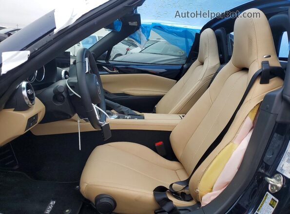 JM1NDAM71S0657223 2025 MAZDA MX-5 Blue Вид салону спереду