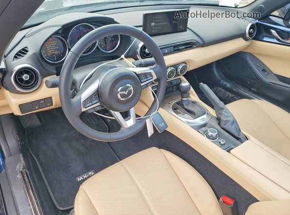 JM1NDAM71S0657223 2025 MAZDA MX-5 Blue Вид панелі приладів