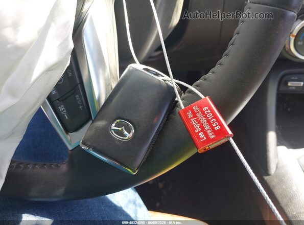 JM1NDAM74P0558015 2023 MAZDA MX-5 MIATA RF Серебряный Вид панели приборов