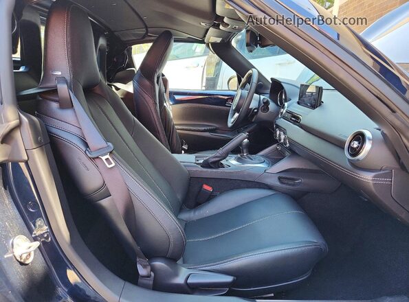 JM1NDAM7XT0700667 2026 MAZDA MX-5 Синий Вид задних сидений