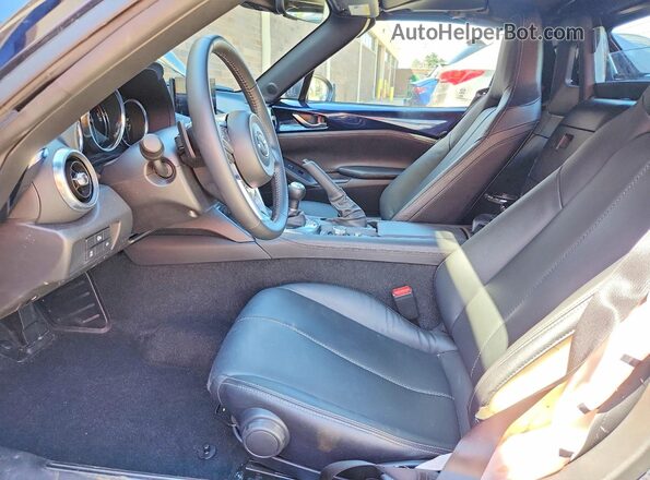 JM1NDAM7XT0700667 2026 MAZDA MX-5 Синий Вид салона спереди