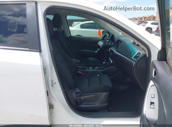 JM3KE2CY5G0850568 2016 MAZDA CX-5 Белый Вид салона спереди