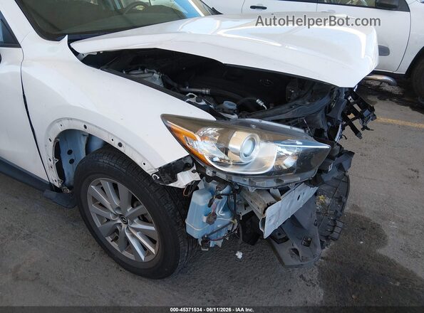 JM3KE4BY1G0733177 2016 MAZDA CX-5 White Rear interior view