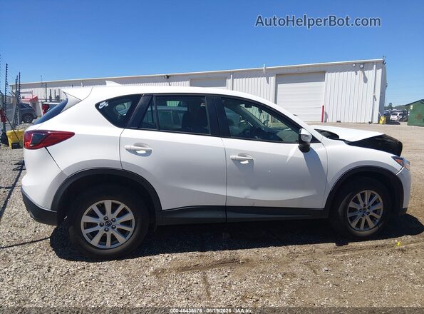 JM3KE4BYXG0828983 2016 MAZDA CX-5 White Rear interior view