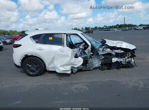 JM3KFABM2M0329342 2021 MAZDA CX-5 White Widok wnętrza z tyłu