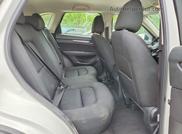 JM3KFABM3K0673503 2019 MAZDA CX-5 Белый Вид задней части салона
