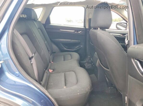 JM3KFABM6J1342682 2018 MAZDA CX-5 Blue Widok wnętrza z tyłu