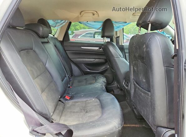 JM3KFACM2J1356514 2018 MAZDA CX-5 Белый Вид задней части салона