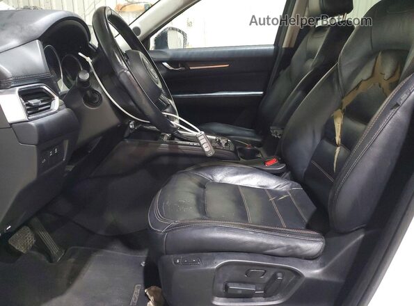 JM3KFADM0J1448185 2018 MAZDA CX-5 White Widok wnętrza z przodu