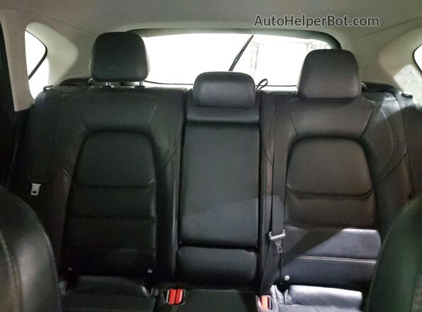 JM3KFADM0J1448185 2018 MAZDA CX-5 White Widok tylnych siedzeń
