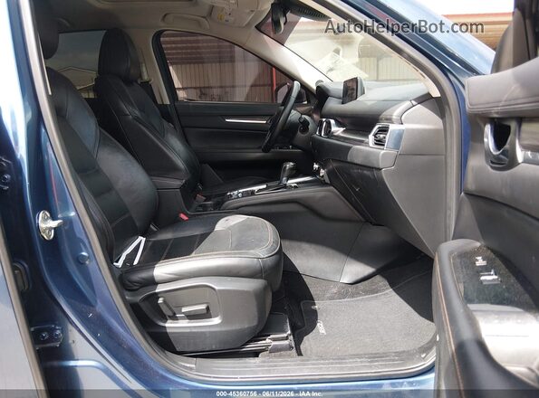JM3KFADM2J0316633 2018 MAZDA CX-5 Blue Front interior view