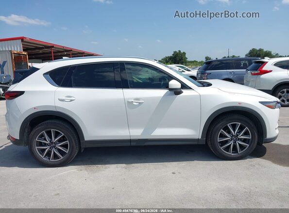 JM3KFADM5J0422705 2018 MAZDA CX-5 White Widok wnętrza z tyłu