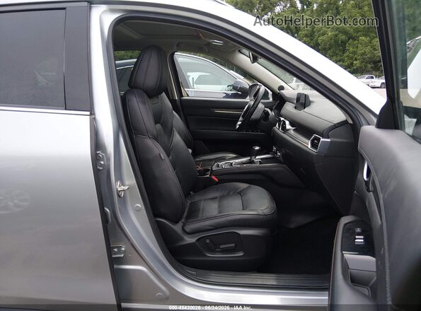 JM3KFADM9J0330741 2018 MAZDA CX-5 Silver Widok wnętrza z przodu