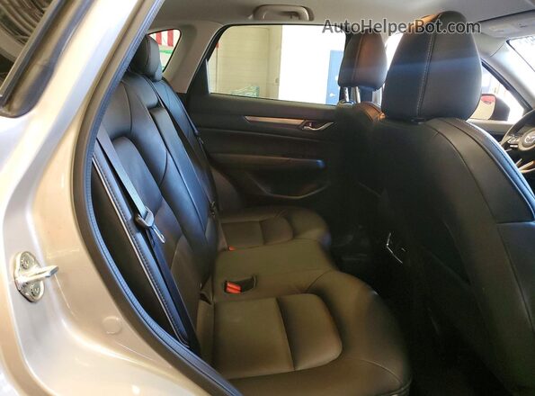 JM3KFBBL9S0696006 2025 MAZDA CX-5 Beige Widok wnętrza z tyłu