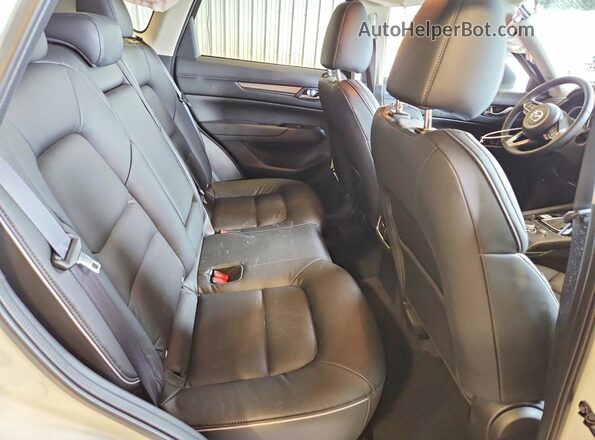 JM3KFBBLXS0714352 2025 MAZDA CX-5 White Widok wnętrza z tyłu