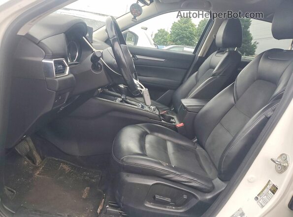 JM3KFBCL3H0226528 2017 MAZDA CX-5 White Вид салону спереду