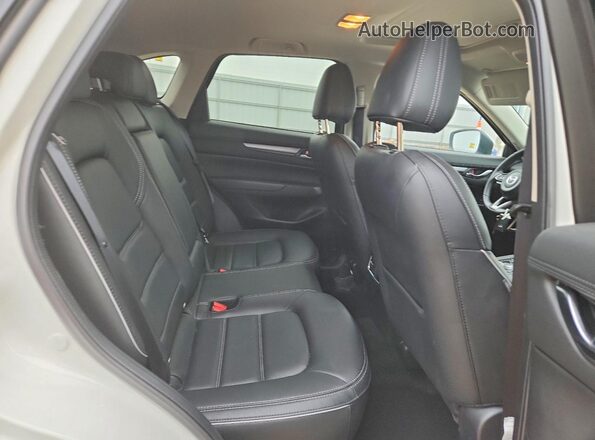 JM3KFBCL4R0413293 2024 MAZDA CX-5 White Rear seats view