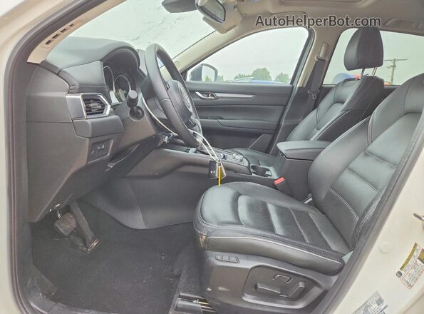 JM3KFBCL4R0413293 2024 MAZDA CX-5 White Front interior view