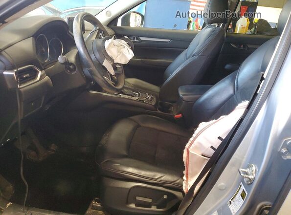 JM3KFBCL7H0160016 2017 MAZDA CX-5 Серебряный Вид салона спереди
