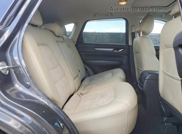 JM3KFBCL8H0173213 2017 MAZDA CX-5 Gray Widok wnętrza z tyłu
