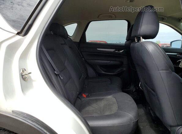 JM3KFBCM1L1721712 2020 MAZDA CX-5 White Widok wnętrza z tyłu