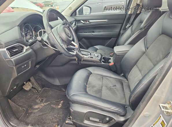 JM3KFBCM1M0369996 2021 MAZDA CX-5 Silver Widok wnętrza z przodu