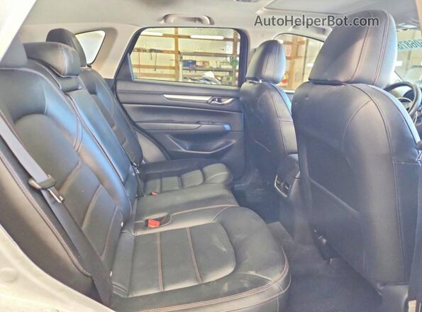 JM3KFBCM3P0237424 2023 MAZDA CX-5 White Rear interior view
