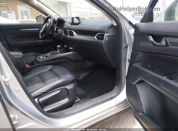 JM3KFBCM9L0786961 2020 MAZDA CX-5 Silver Widok wnętrza z przodu